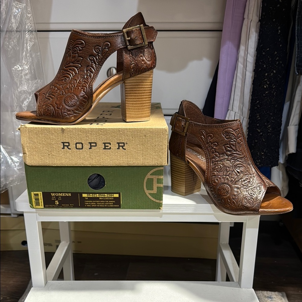 Roper Brown Heeled Booties with Cutout Design